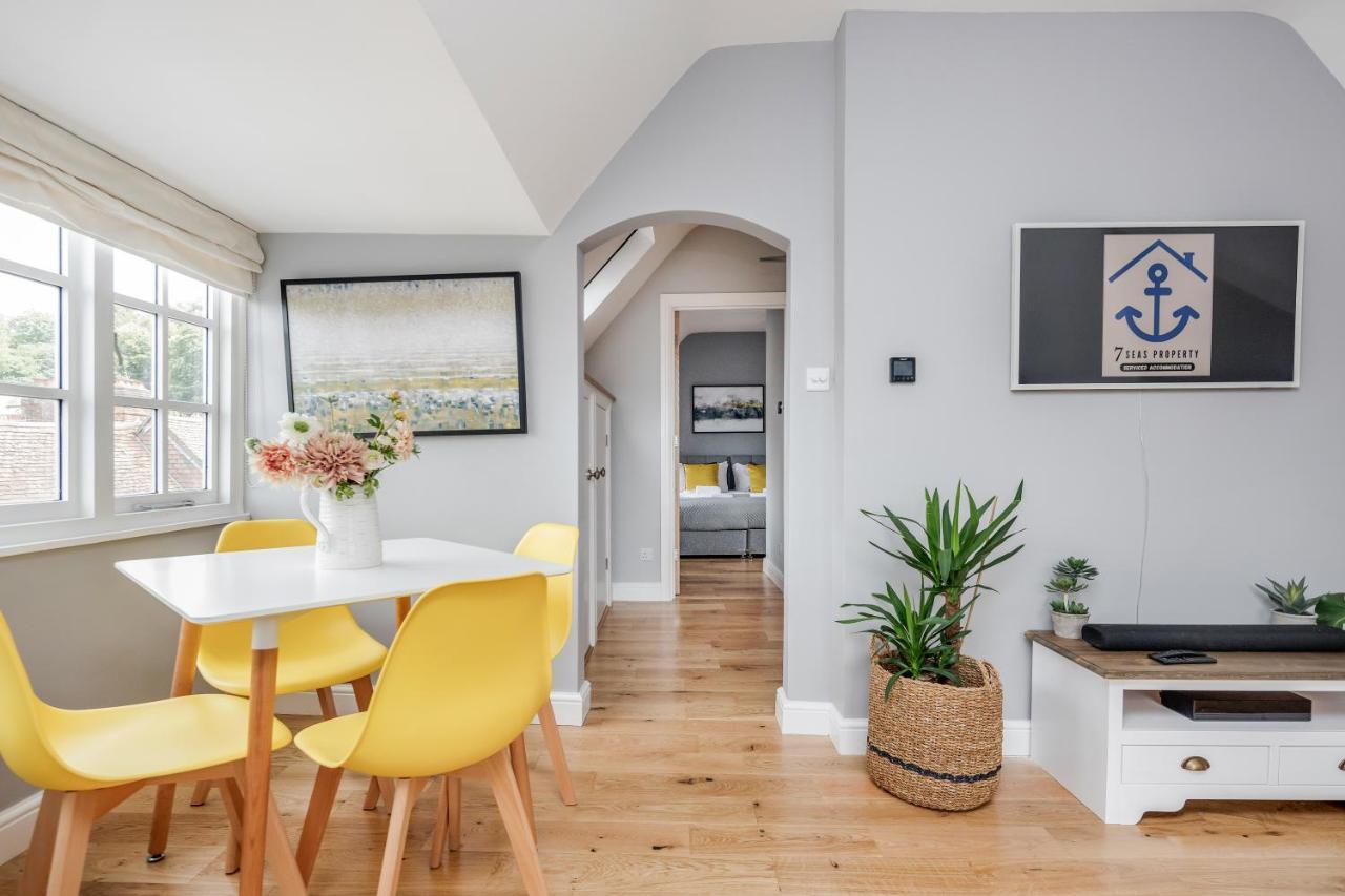 The Gem Of Central Winchester - Sleeps 4 Exteriör bild